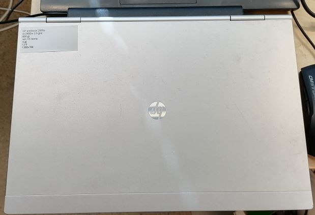 HP elitebook 2560p i5-2450m 2.5 ghz 300 gt hdd win 10 Home