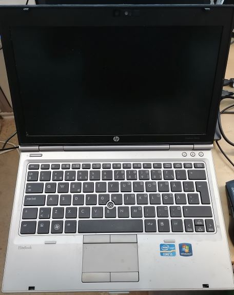 HP elitebook 2560p i5-2450m 2.5 ghz 500 gt hdd win 10 Home